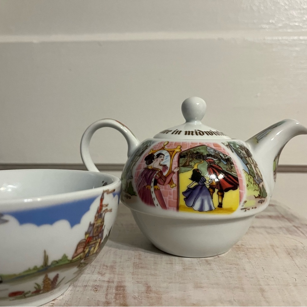 PAUL CARDEW 2012 Snow White Poisoned Apple Porcelain Teapot *England - Picture 11 of 11